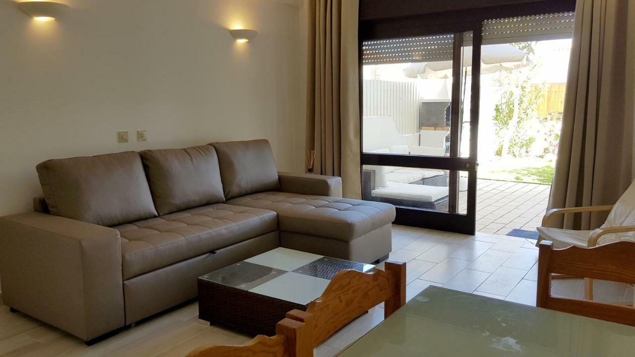 Magnific Studio With A Cozy Garden, 5 Minutes To The Beach 알부페이라 외부 사진